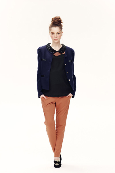 38周深藍經(jīng)典短款外套