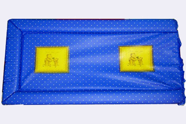寶貝兒女藍(lán)色波點(diǎn)尿布墊