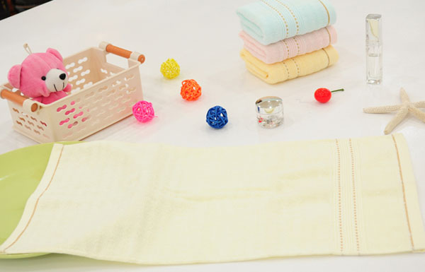 智陽(yáng)兒童毛巾淺黃