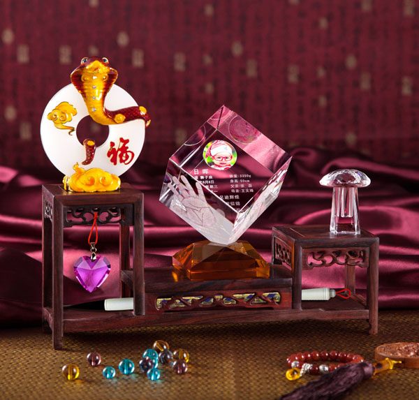 日暉抬頭見喜手腳印