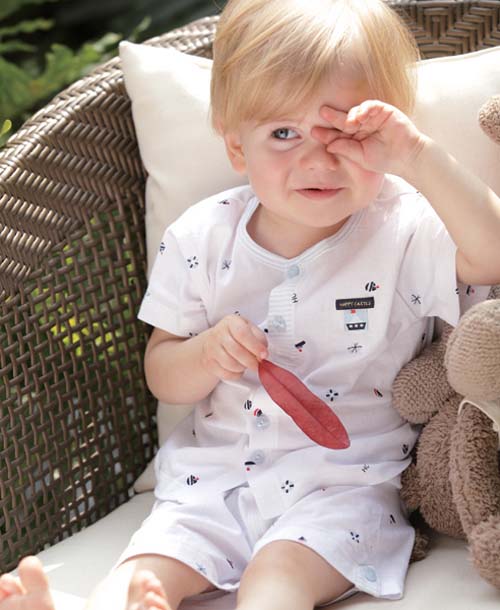 快樂(lè)城堡背心短褲套裝白色