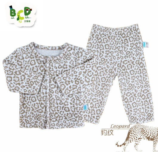 貝茜蒂灰色時(shí)尚豹紋套裝