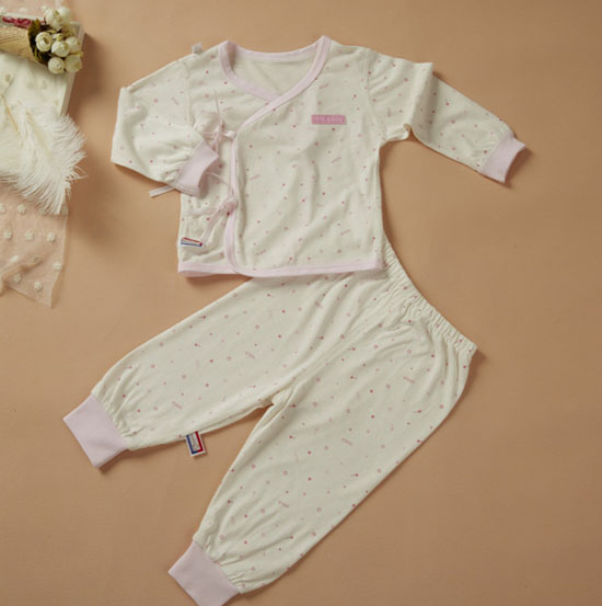 金色小魚(yú)白竹炭米白無(wú)骨縫制滿天星束口合同三件套