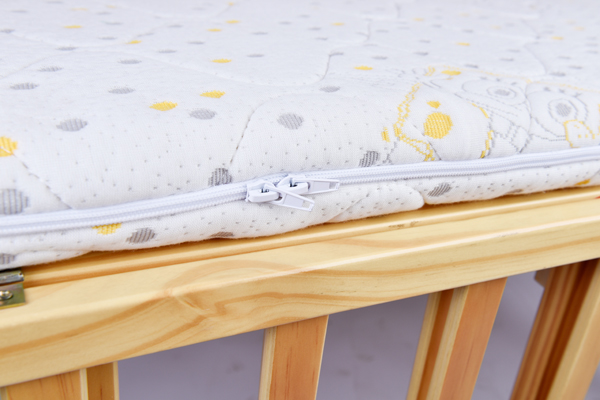 芬可嬰童床墊 海綿寶寶圖案 邊縫細節(jié)