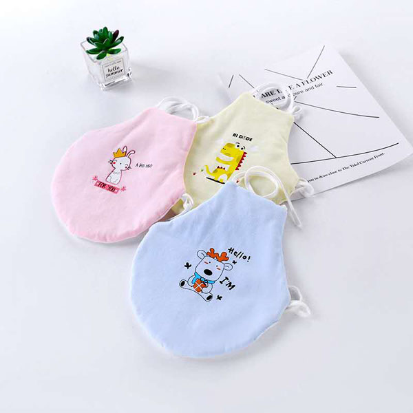 澤玉佳兒夾棉繡花圓肚兜.jpg 澤玉佳兒夾棉繡花圓肚兜.jpg