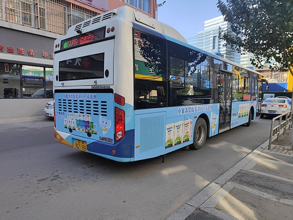 小象米塔公交廣告展示 (6)