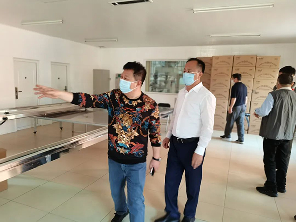 區(qū)委書記張士兆蒞臨秦皇島江洋康達食品科技有限公司實地進行調(diào)研并予以指導(dǎo)5.jpg 區(qū)委書記張士兆蒞臨秦皇島江洋康達食品科技有限公司實地進行調(diào)研并予以指導(dǎo)5.jpg