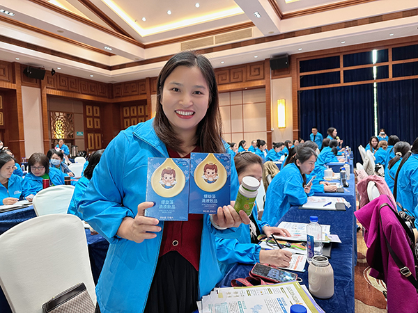 現(xiàn)場(chǎng)搶答環(huán)節(jié)-獲獎(jiǎng)?wù)?.jpg 現(xiàn)場(chǎng)搶答環(huán)節(jié)-獲獎(jiǎng)?wù)?.jpg