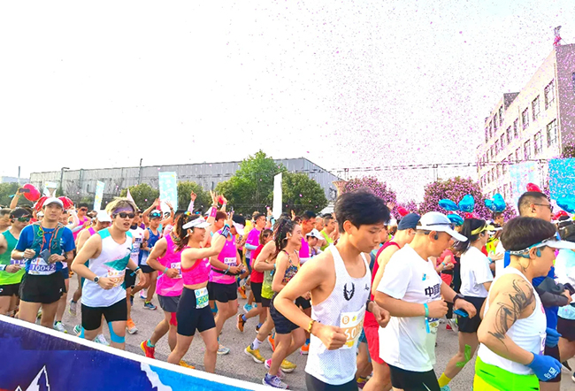 雅泰朵恩酷跑團(tuán)助力“楊馬”激情開跑 (6).jpg 雅泰朵恩酷跑團(tuán)助力“楊馬”激情開跑 (6).jpg