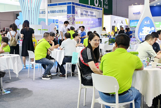 展館現(xiàn)場 (1).jpg 展館現(xiàn)場 (1).jpg