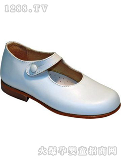 ���ǰ�ɫ���e��Ь