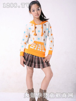 酷派小字輩橘黃色運(yùn)動上衣